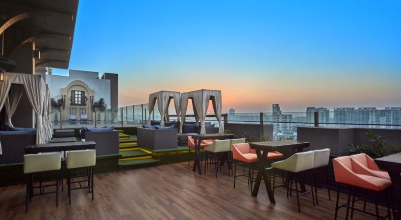 Vibe: The Sky Bar – Romantic Rooftop Dining